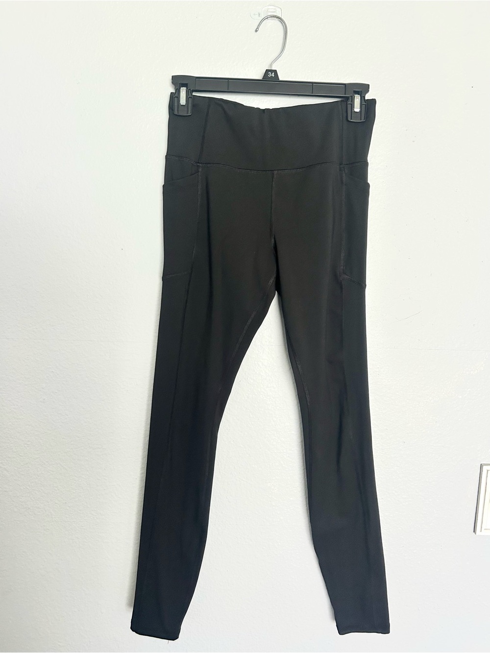 AVIA Black High Waisted Athletic Leggings with Side Pockets Size: S